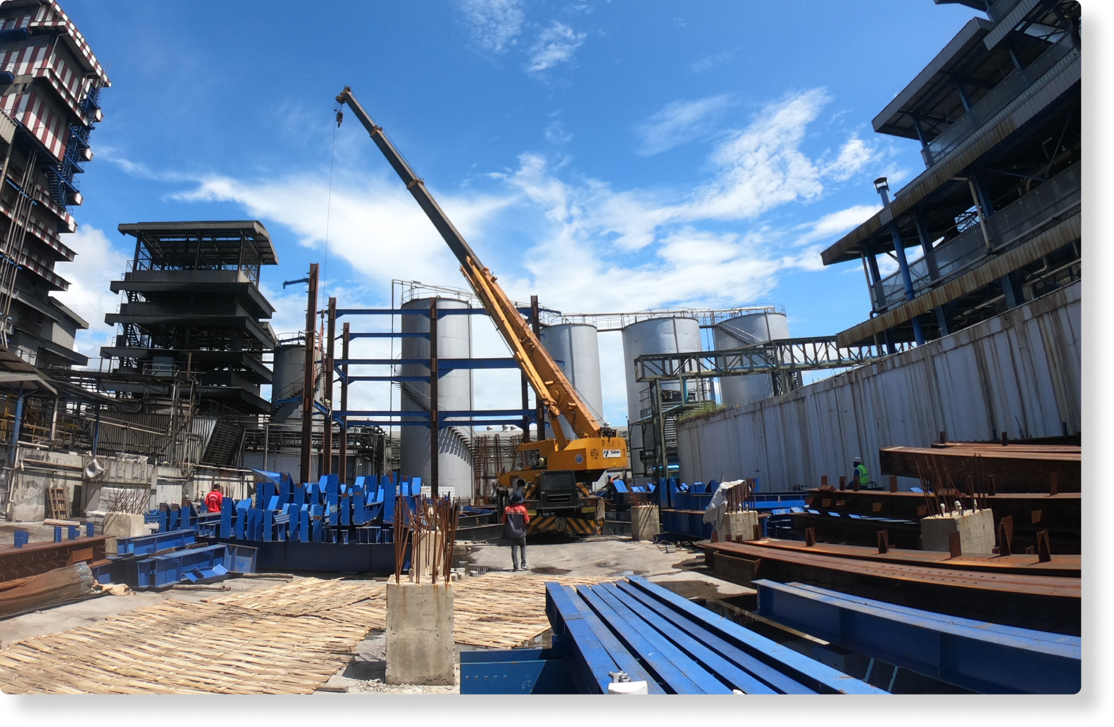 Proyek kilang minyak 13 lantai Refinery Tower