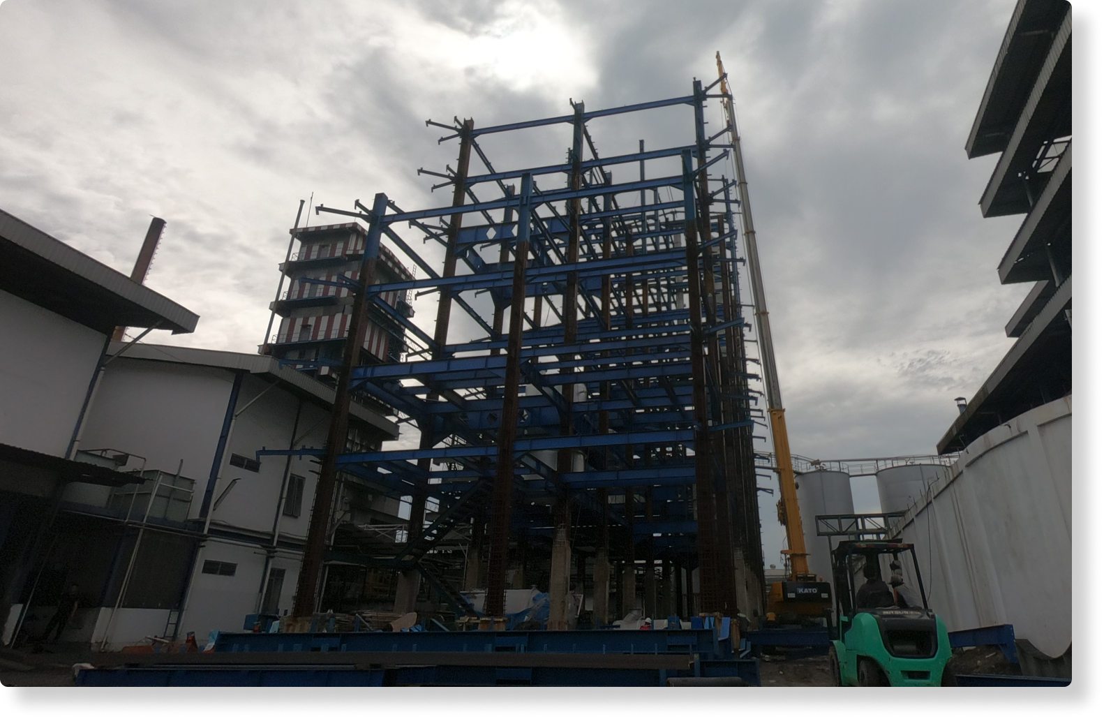 Kilang Minyak 13 Lantai - Refinery Tower — dokumentasi 4