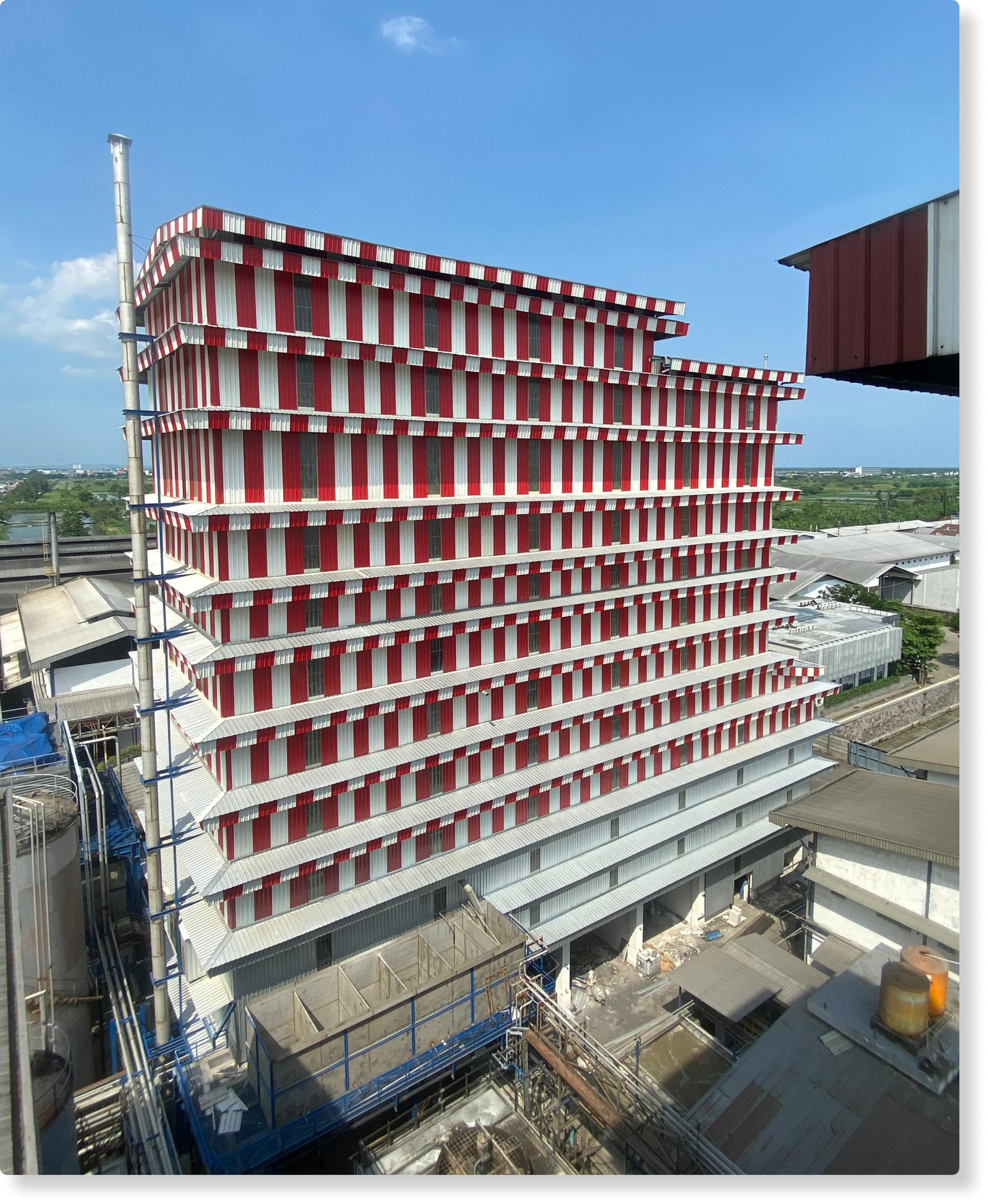 Kilang Minyak 13 Lantai - Refinery Tower